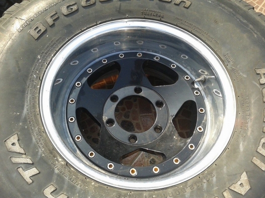 มาอีกแล้วครับ แม็กแท้ญี่ปุ่น 2 ชิ้น 15x8 -24 พร้อมยาง bf a/t 33x12.5x15 มาอีกแล้วครับ แม็กแท้ญี่ปุ่น 2 ชิ้น 15x8 -24 พร้อมยาง bf a/t 33x12.5x15