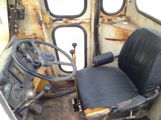 รถตัก KOMATSU 520 นำเข้าจากญี่ปุ่น สวย พร้อมใช้งาน ขายถูก 090-986-2521 รถตัก KOMATSU 520 นำเข้าจากญี่ปุ่น สวย พร้อมใช้งาน ขายถูก 090-986-2521