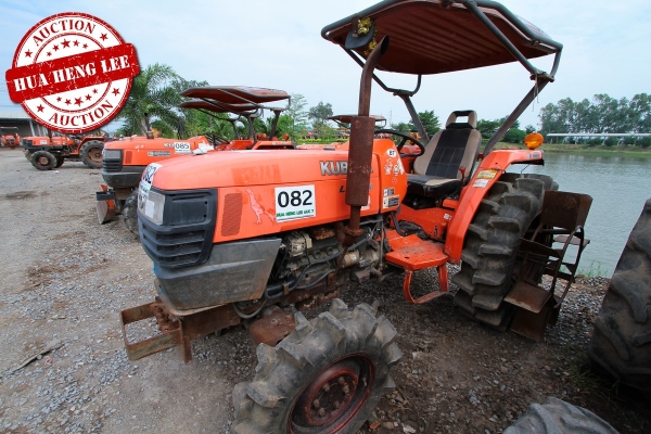 AUC 7 Code 082  รถแทรกเตอร์ KUBOTA L4508  ราคา เริ่มต้นการประมูล 180,000 บาท