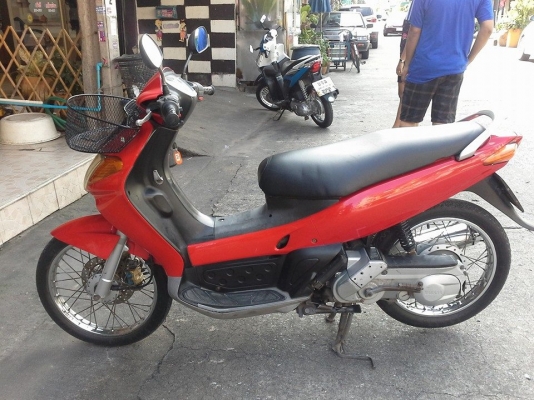 nouvo ตัวเก่า สีแดง วิ่ง 4,000 กม.ไมล์แท้ๆ รถสวย ชุดสีสด เครื่องเดิม แน่นๆ รับประกัน ยางมิชลินอย่างดี ระบบไฟใช้ได้หมด รถให้ฝรั่งเช่า ไม่ช้ำ ขับน้อย ภาษี พรบ.ถึงปีหน้า