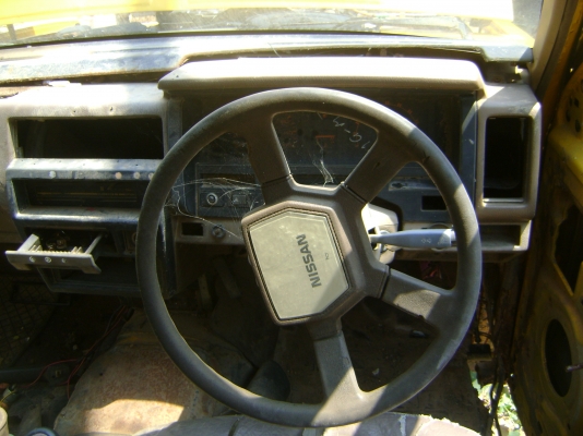 มีดั้มท์  นิสัน ..มีหัวแถม  ราคาไม่ถึงแสน..รถประมูลราขการ