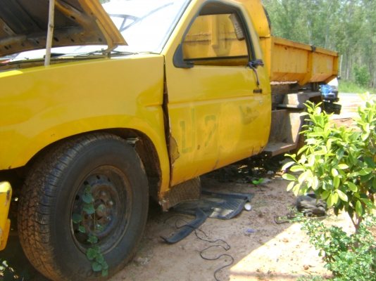 มีดั้มท์  นิสัน ..มีหัวแถม  ราคาไม่ถึงแสน..รถประมูลราขการ