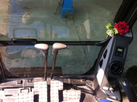 ขายด่วน รถขุดซูมิโตโม รุ่น SH210-5 พร้อมใช้