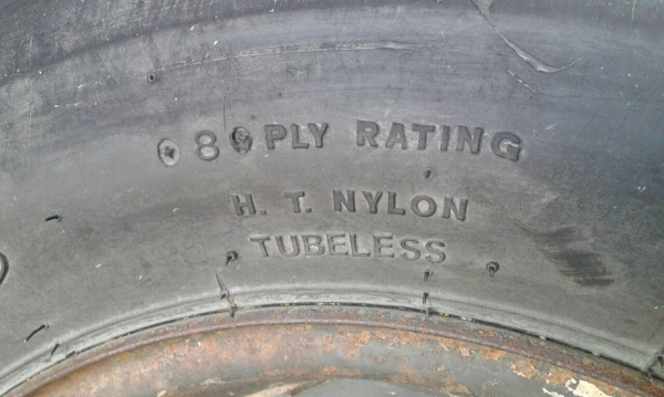 ขายกระทะล้อ และ ยาง ก ไก่ ของ  Jeep M38