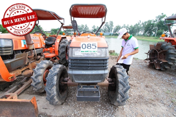 AUC 7 Code 085  รถแทรกเตอร์ KUBOTA L4508  ราคา เริ่มต้นการประมูล 180,000 บาท
