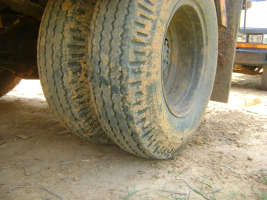 มิตชู  รถปี 46  ราคา  400,000 บาท  ( รถหลวง ประมูลมา )