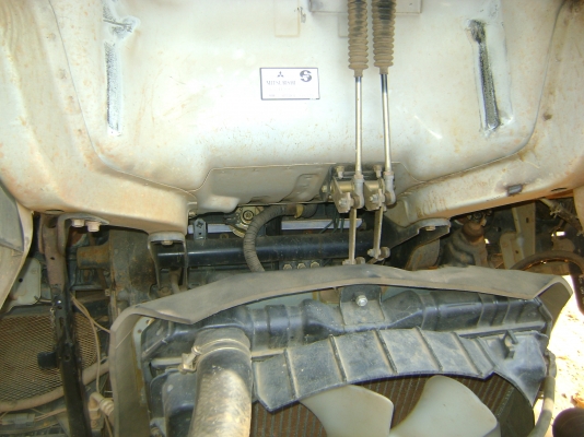 มิตชู  รถปี 46  ราคา  400,000 บาท  ( รถหลวง ประมูลมา )