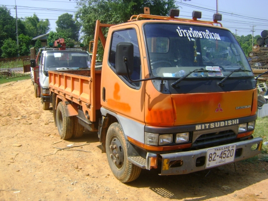 มิตชู  รถปี 46  ราคา  400,000 บาท  ( รถหลวง ประมูลมา )