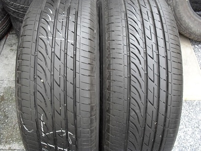 ขายยาง BRIDGESTONE GR-90 ปี2813(1คู่) 215-60-16 ราคา 2,500