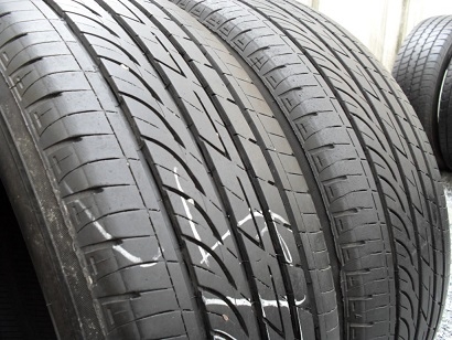ขายยาง BRIDGESTONE GR-90 ปี2813(1คู่) 215-60-16 ราคา 2,500