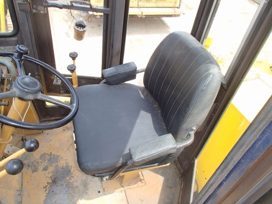 รถตัก KOMATSU  515  นำเข้าจากญี่ปุ่น สวย พร้อมใช้งาน ขายถูก 090-986-2521