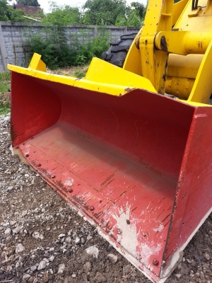 รถตัก KOMATSU  515  นำเข้าจากญี่ปุ่น สวย พร้อมใช้งาน ขายถูก 090-986-2521