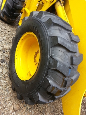 รถตัก KOMATSU  515  นำเข้าจากญี่ปุ่น สวย พร้อมใช้งาน ขายถูก 090-986-2521