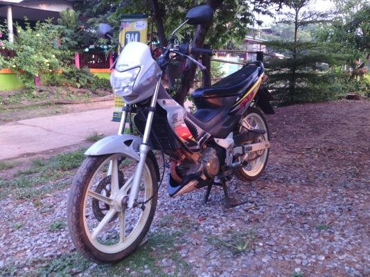 ขายHonda Sonic125 เครื่องดีรถเดิมพร้อมใช้มีเล่มพร้อมชุดโอนราคา11900 บาท