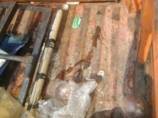 ขายชาก  ดัทสัน  620  ไม่มี ทะเบียน (รถประมูล  แต่มีใบเสร็จ ) 30,000 บาท