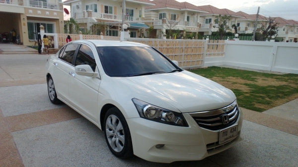 ขายดาวน์แอคคอด 2.0 ELสวยๆครับรถใช้เอง