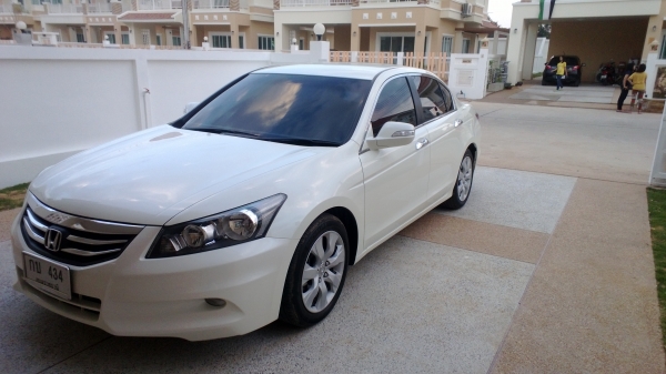 ขายดาวน์แอคคอด 2.0 ELสวยๆครับรถใช้เอง