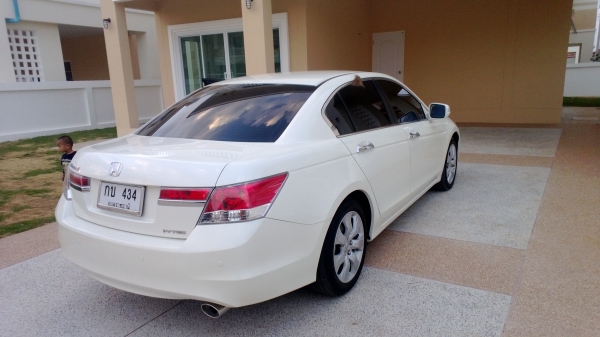 ขายดาวน์แอคคอด 2.0 ELสวยๆครับรถใช้เอง