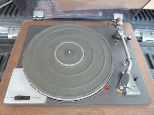 ขาย เครื่องเล่นแผ่นเสียง