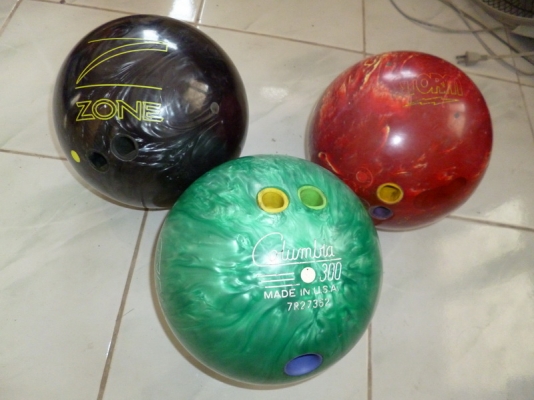 ขายลูกโบลิ่ง