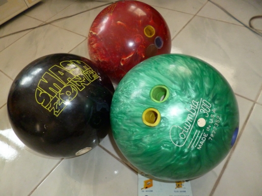 ขายลูกโบลิ่ง