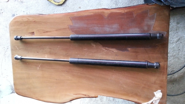 โช๊ค ฝากระโปรงหน้า 1 คู่