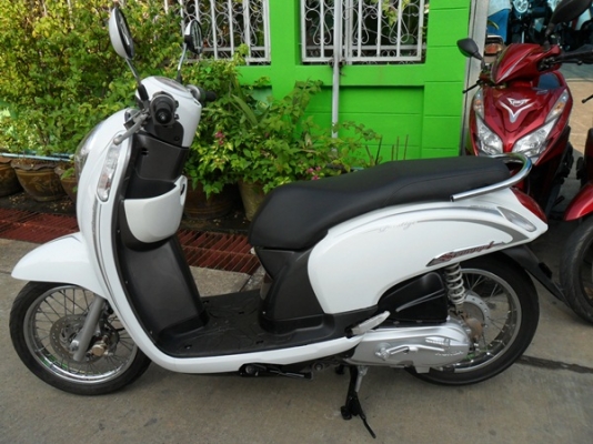 สกูปี้ไอ สีขาวปี 55 เครื่องดี เดิมๆ สภาพสวย เอกสารพร้อมโอน