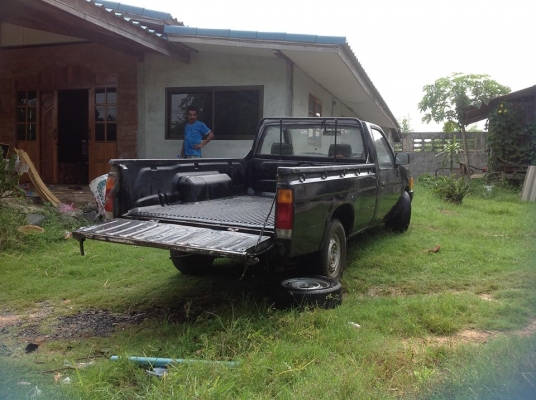 ขาย นิสสัน Big M TD 25 ฝาขาว 75,000 รถพร้อมใช้งาน ขาย นิสสัน Big M TD 25 ฝาขาว 75,000 รถพร้อมใช้งาน