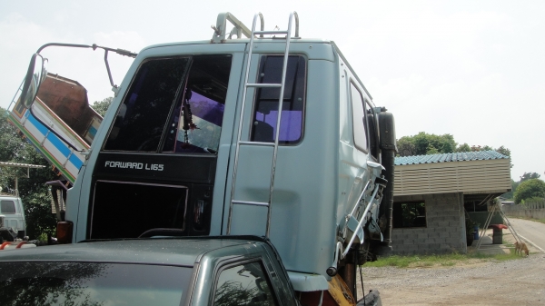 หัวรถ ISUZU ROCKY หัวนอกตาหวาน เดิมๆบางๆ ไม่ผุ ขาดีดหน้า ขาหลัง ของครบ ยกใส่รถวิ่งได้เลย