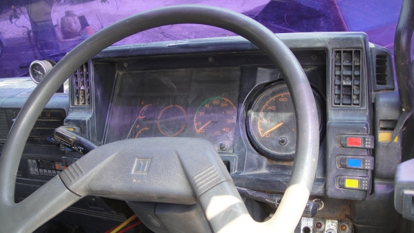 หัวรถ ISUZU ROCKY หัวนอกตาหวาน เดิมๆบางๆ ไม่ผุ ขาดีดหน้า ขาหลัง ของครบ ยกใส่รถวิ่งได้เลย