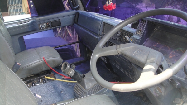 หัวรถ ISUZU ROCKY หัวนอกตาหวาน เดิมๆบางๆ ไม่ผุ ขาดีดหน้า ขาหลัง ของครบ ยกใส่รถวิ่งได้เลย