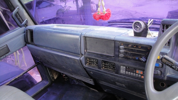 หัวรถ ISUZU ROCKY หัวนอกตาหวาน เดิมๆบางๆ ไม่ผุ ขาดีดหน้า ขาหลัง ของครบ ยกใส่รถวิ่งได้เลย