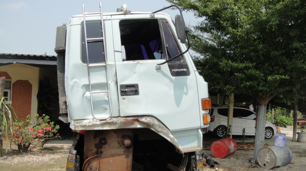 หัวรถ ISUZU ROCKY หัวนอกตาหวาน เดิมๆบางๆ ไม่ผุ ขาดีดหน้า ขาหลัง ของครบ ยกใส่รถวิ่งได้เลย