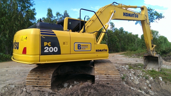 ขายดาวน์ KOMATSU PC200-8 รถสภาพดีใช้งานมา 2xxx ช.ม.