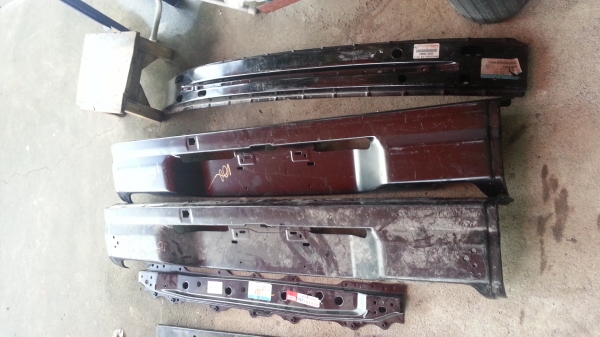 เหล็กคานป้ายทะเบียนท้ายกระบะวีโก้ แค๊บ ของแท้ใหม่ เก่าเก็บ