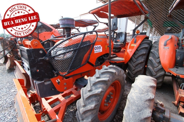 AUC 7 Code 099  รถแทรกเตอร์ KUBOTA M7040  ราคา เริ่มต้นการประมูล 500,000 บาท