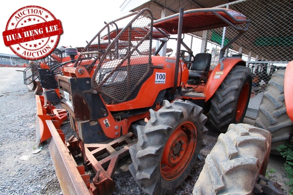 AUC 7 Code 100  รถแทรกเตอร์ KUBOTA M7040  ราคา เริ่มต้นการประมูล 350,000 บาท