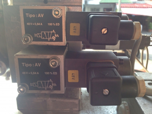 ขายปั้มน้ำมันไฮโดรลิค(ชุดสุดท้าย) ALGI made in Italy ขนาด 3 HP. 380V แบบมอเตอร์อยู่ในถัง พร้อมวาล์วคอนโทรล 5 ชุด เป็นของใหม่ไม่เคยใช้งาน สภาพสวยมาก