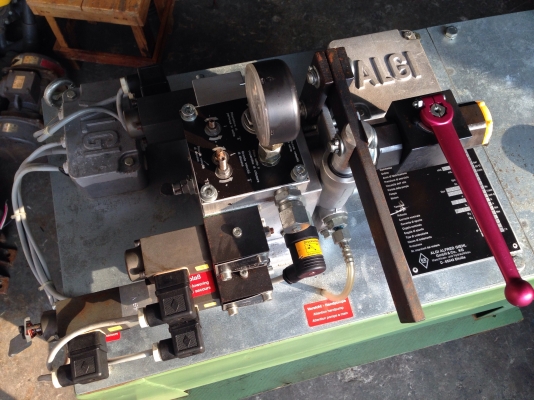 ขายปั้มน้ำมันไฮโดรลิค(ชุดสุดท้าย) ALGI made in Italy ขนาด 3 HP. 380V แบบมอเตอร์อยู่ในถัง พร้อมวาล์วคอนโทรล 5 ชุด เป็นของใหม่ไม่เคยใช้งาน สภาพสวยมาก