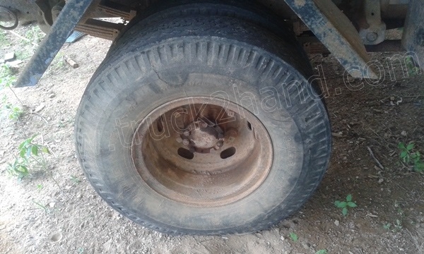 รถบรรทุก 6 ล้อ NISSAN เปลี่ยนหัวเป็น ISUZU รถดั้มพ์ติดเครน รถบรรทุก 6 ล้อ NISSAN เปลี่ยนหัวเป็น ISUZU รถดั้มพ์ติดเครน