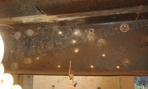 รถบรรทุก 6 ล้อ NISSAN เปลี่ยนหัวเป็น ISUZU รถดั้มพ์ติดเครน รถบรรทุก 6 ล้อ NISSAN เปลี่ยนหัวเป็น ISUZU รถดั้มพ์ติดเครน