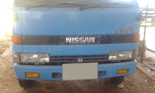 รถบรรทุก 6 ล้อ NISSAN เปลี่ยนหัวเป็น ISUZU รถดั้มพ์ติดเครน รถบรรทุก 6 ล้อ NISSAN เปลี่ยนหัวเป็น ISUZU รถดั้มพ์ติดเครน