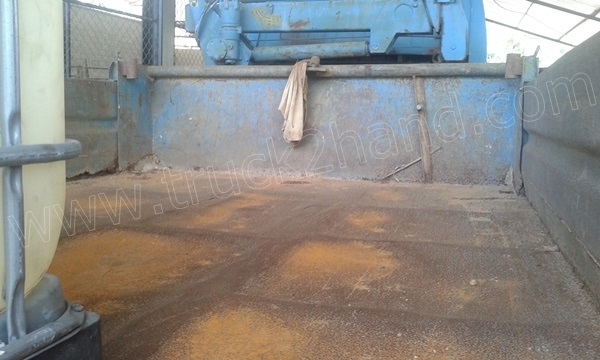 รถบรรทุก 6 ล้อ NISSAN เปลี่ยนหัวเป็น ISUZU รถดั้มพ์ติดเครน รถบรรทุก 6 ล้อ NISSAN เปลี่ยนหัวเป็น ISUZU รถดั้มพ์ติดเครน