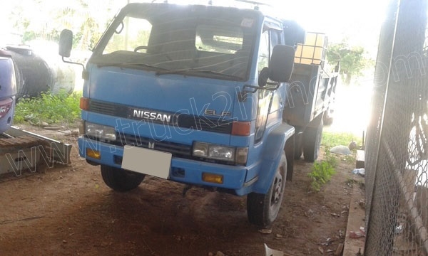 รถบรรทุก 6 ล้อ NISSAN เปลี่ยนหัวเป็น ISUZU รถดั้มพ์ติดเครน รถบรรทุก 6 ล้อ NISSAN เปลี่ยนหัวเป็น ISUZU รถดั้มพ์ติดเครน
