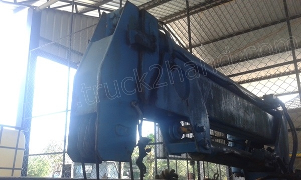 รถบรรทุก 6 ล้อ NISSAN เปลี่ยนหัวเป็น ISUZU รถดั้มพ์ติดเครน รถบรรทุก 6 ล้อ NISSAN เปลี่ยนหัวเป็น ISUZU รถดั้มพ์ติดเครน