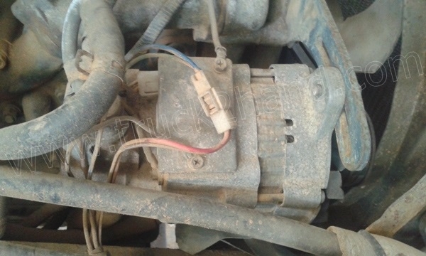 รถบรรทุก 6 ล้อ NISSAN เปลี่ยนหัวเป็น ISUZU รถดั้มพ์ติดเครน รถบรรทุก 6 ล้อ NISSAN เปลี่ยนหัวเป็น ISUZU รถดั้มพ์ติดเครน