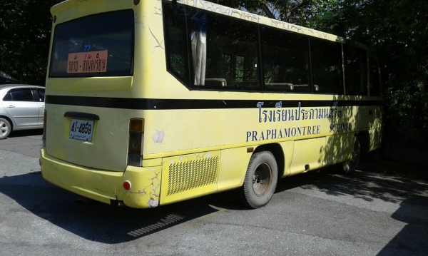 ขายรถบัสรับส่งนักเรียนพร้อมใช้งาน