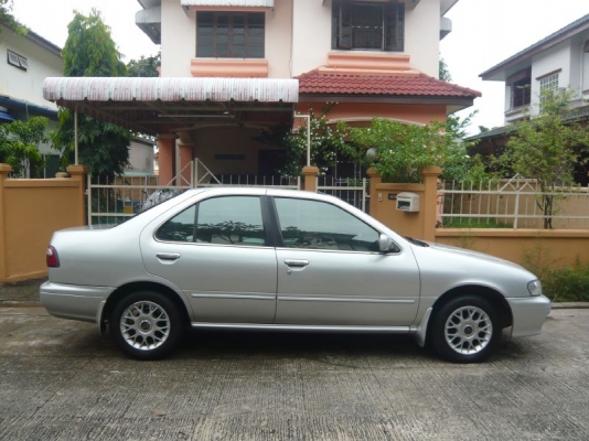 NISSAN SUNNY 1.6 SUPER SALOON รถบ้านมือเดียว มีประกันชั้น1 สภาพสวยพร้อมใช้