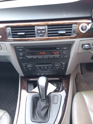 Bmw 320i SE  โฉม E90 ปี 2005 ฟรีดาวน์ ผ่อ่น12557x72 งวด ใช้น้อย สภาพดีมาก รถคุณหมอ