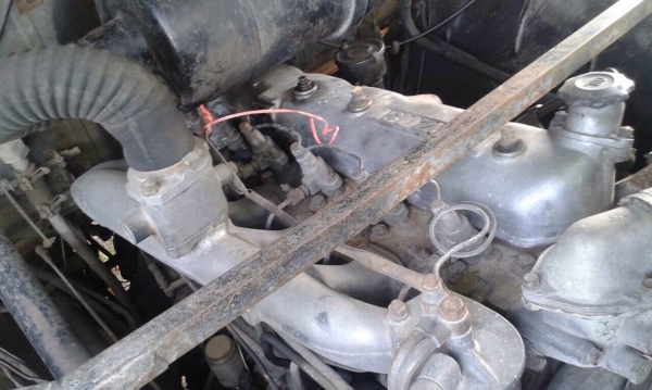 ขายรถบรรทุกสิบล้อหน้ายาว เครื่อง 6BF-175 แรง ช่วงล่างเดิม เกียร์เดิม กระบะไม้